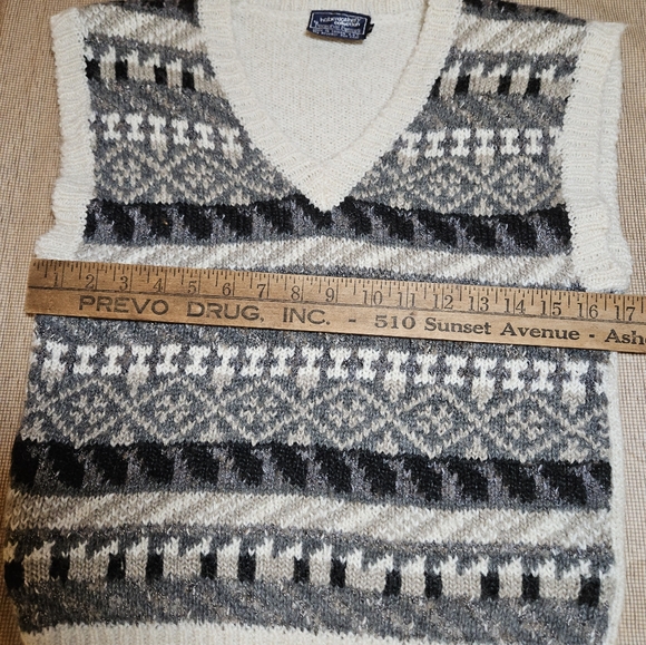 Haberdashery collection by personal VIntage Sweater Vest Petite Large Fairisle - Picture 10 of 16